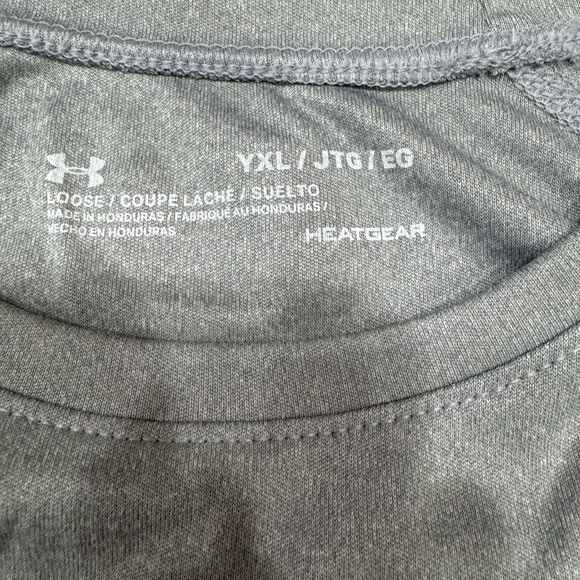 New Under Armour Girls Shirt - Picture 2 of 4